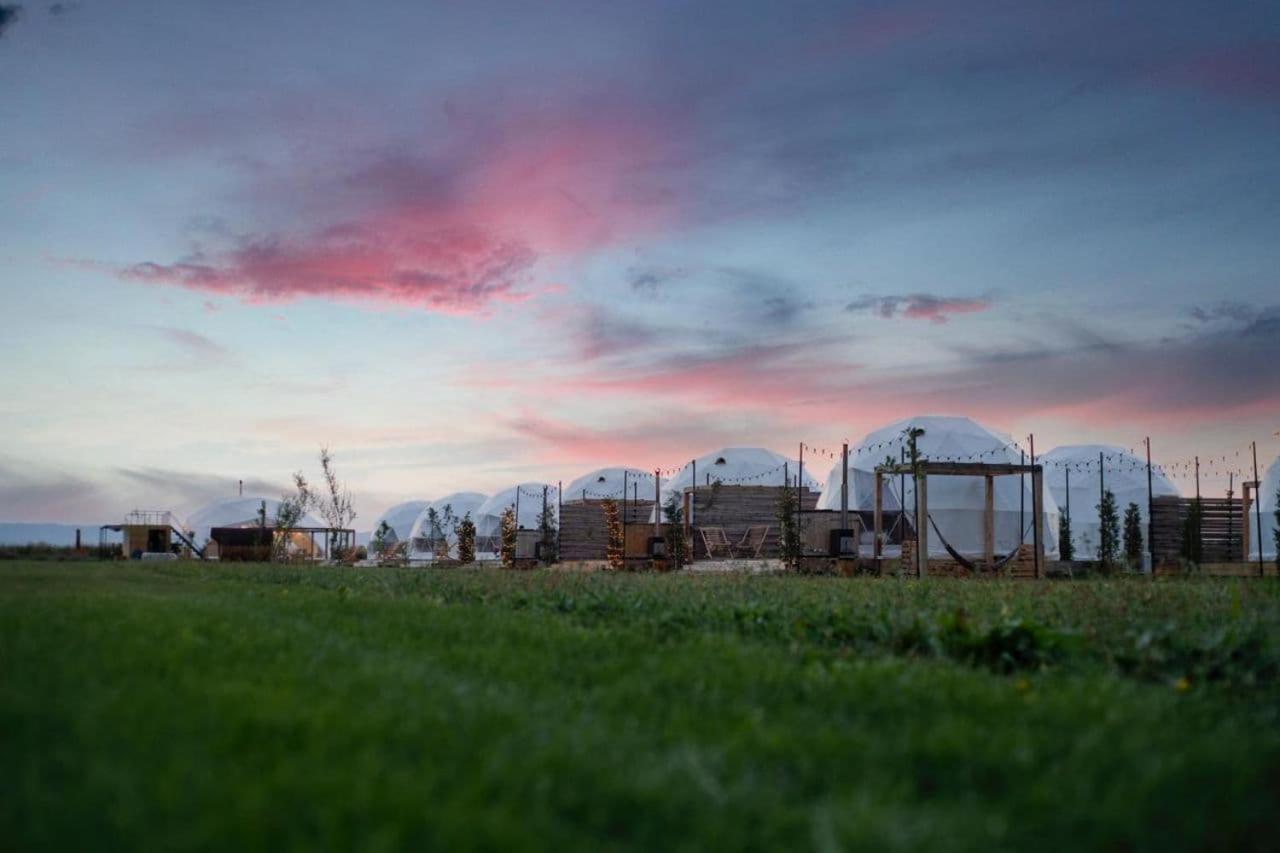 Jewelberry Glamping Hotel Tbilisi Mtsʼkhetʼa المظهر الخارجي الصورة